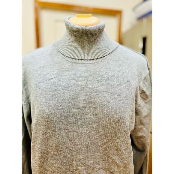 Andrew Marc soft gray turtleneck pullover sweater - Size XL - Picture 2 of 6